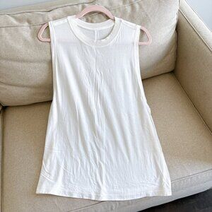 99% NEW LULULEMON TANK TOP SIZE 6